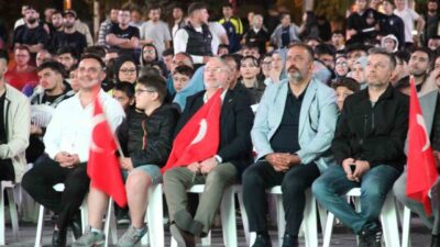 Çorum halkı, Türkiye'nin Gürcistan'ı 3-2 mağlup ettiği maçı coşkuyla izledi.