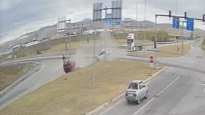 Çorum'un Alaca ilçesinde meydana gelen trafik kazasında 3 kişi yaralandı.