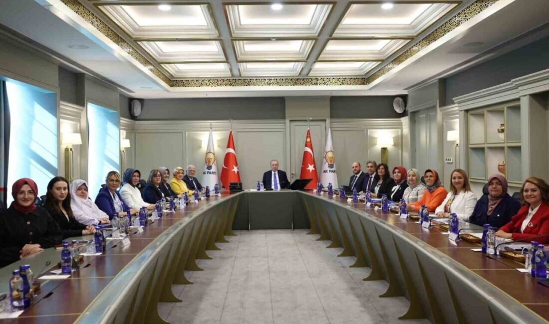 Cumhurbaşkanı Erdoğan, AK Partili kadın belediye başkanlarını kabul etti.