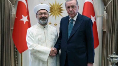 Cumhurbaşkanı Erdoğan, eski Diyanet İşleri Başkanı Ali Erbaş'ı kabul etti.