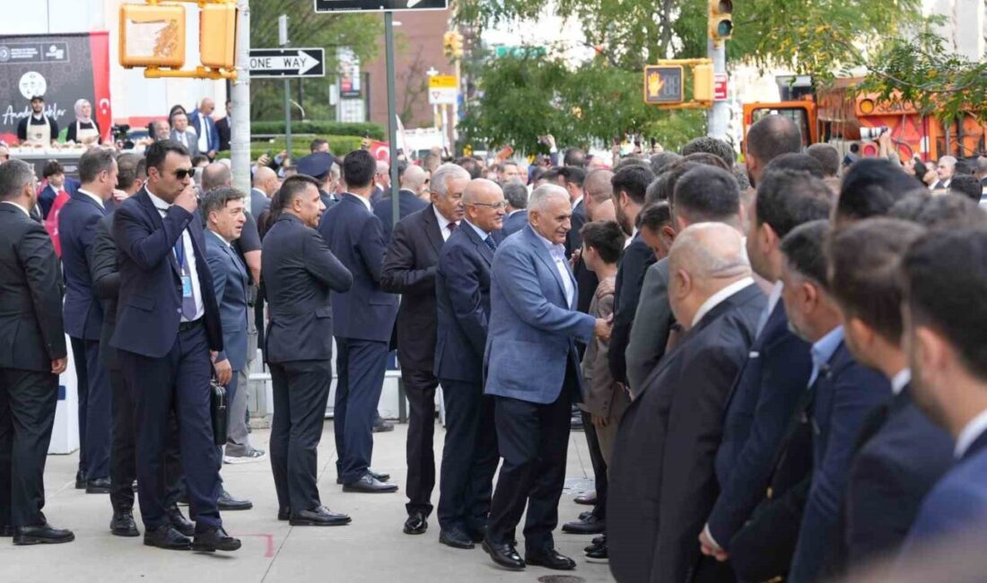 Cumhurbaşkanı Recep Tayyip Erdoğan, New York'ta Türkevi'nde kalabalık bir heyetle