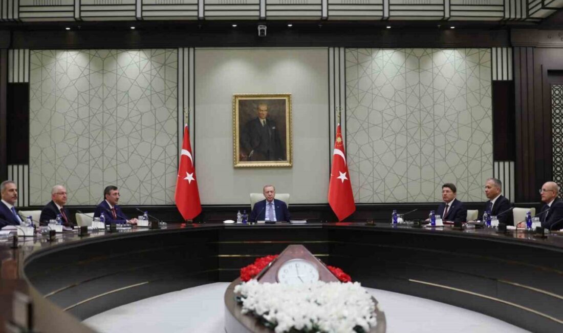 Cumhurbaşkanı Erdoğan başkanlığındaki Milli Güvenlik Kurulu, Cumhurbaşkanlığı Külliyesi'nde toplandı.