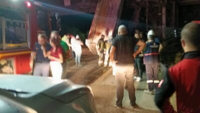 Ankara'nın Nallıhan ilçesinde kamyonun kömür bandına çarpması sonucu meydana gelen