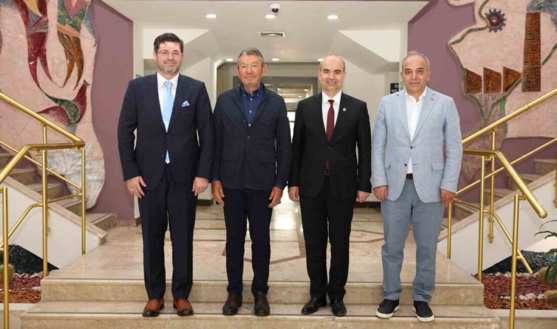 Pamukkale Üniversitesi Rektör Yardımcısı Prof. Dr. Ersan Öz ve Denizli