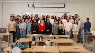 HKÜ Design Akademi'de düzenlenen Dijital Görünürlük Atölyesi'nde girişimcilere marka yönetimi,