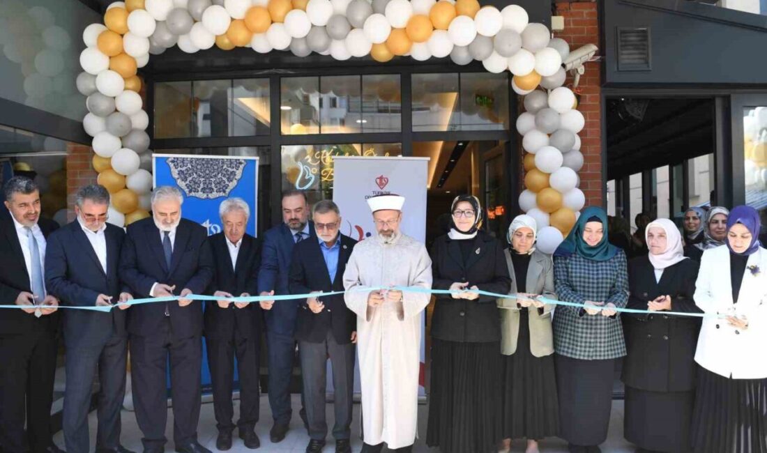 Diyanet İşleri Başkanı Ali Erbaş, Ankara'da açılan 'Bir Mekan İyilik