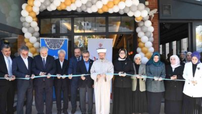 Diyanet İşleri Başkanı Ali Erbaş, Ankara'da açılan 'Bir Mekan İyilik