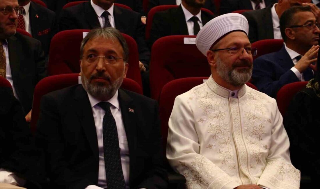 Diyanet İşleri Başkanlığı'nda devir teslim töreni gerçekleşti. Ali Erbaş, görevini