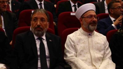 Diyanet İşleri Başkanlığı'nda devir teslim töreni gerçekleşti. Ali Erbaş, görevini