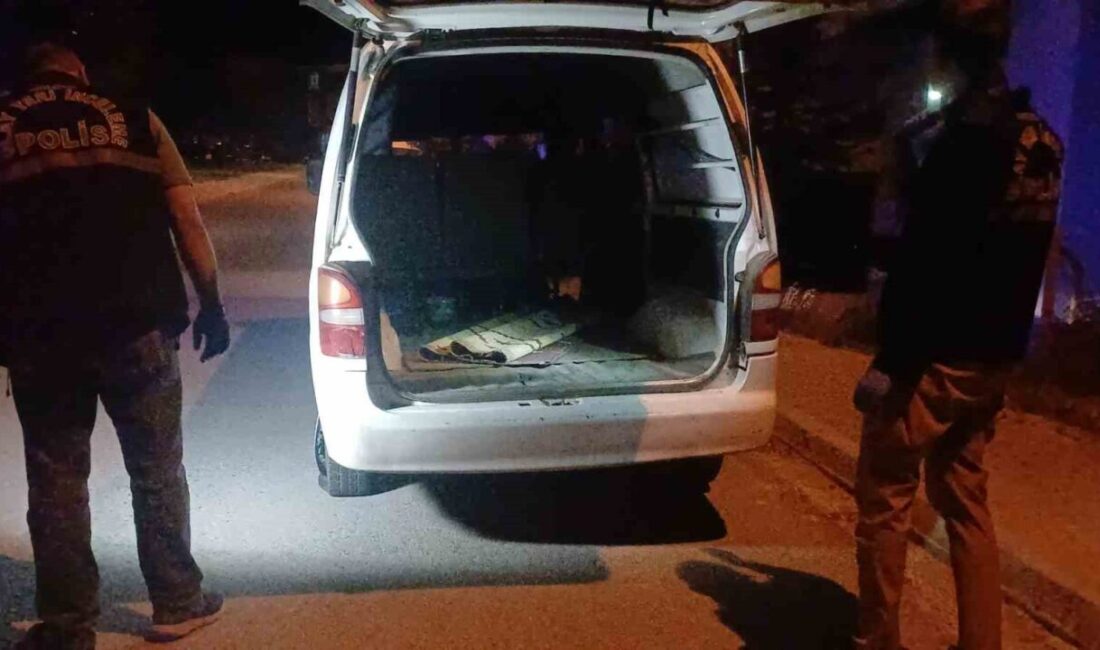 Çorum'da trafik denetiminde kaçan sürücü polis memuruna çarpıp olay yerinden
