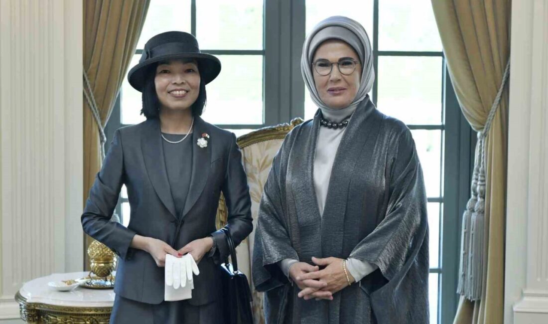 Emine Erdoğan, Japonya Altes Prensesi Akiko Mikasa'yı kabul etti. Görüşmede