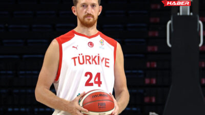 Milli basketbolcu Ercan Osmani, son dönemde sergilediği üstün performansla basketbol
