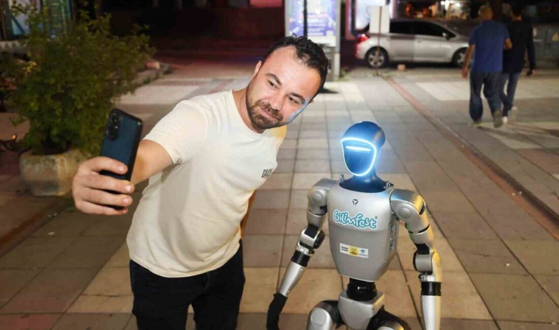 Samsun'da Canik Belediyesi'nin düzenlediği yapay zeka festivalinde CANİKFESTMAN sahne alacak.