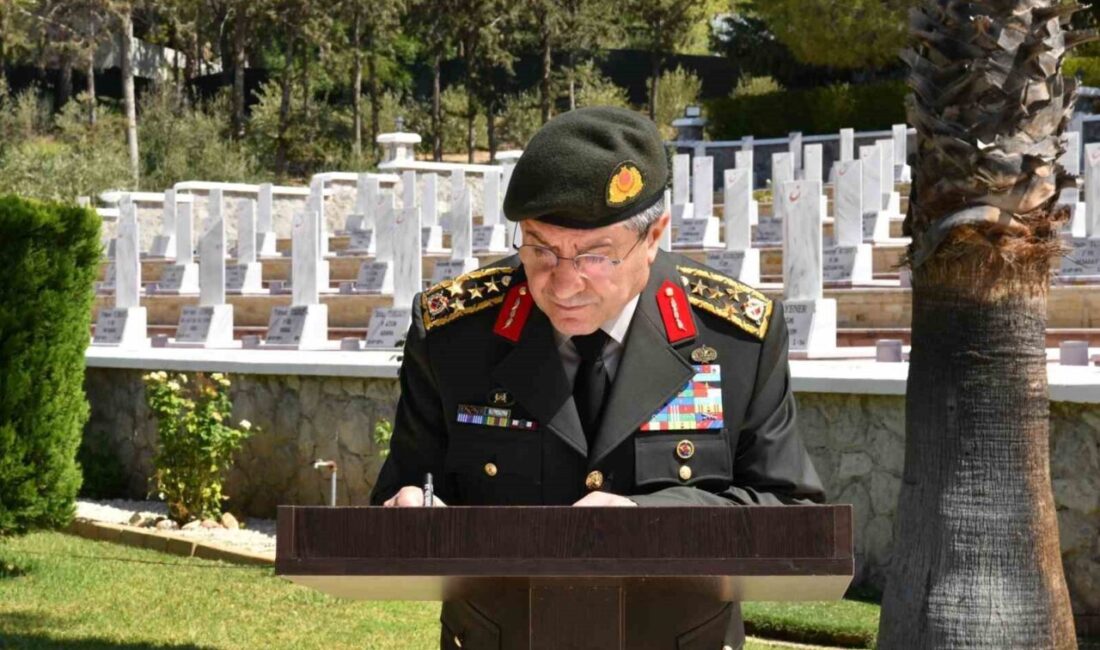 Genelkurmay Başkanı Selçuk Bayraktaroğlu ve beraberindeki kuvvet komutanları, Kıbrıs'taki Boğaz