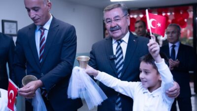 Gölbaşı Belediye Başkanı Yakup Odabaşı, Gündüz Alp İlkokulu'nda yeni eğitim-öğretim