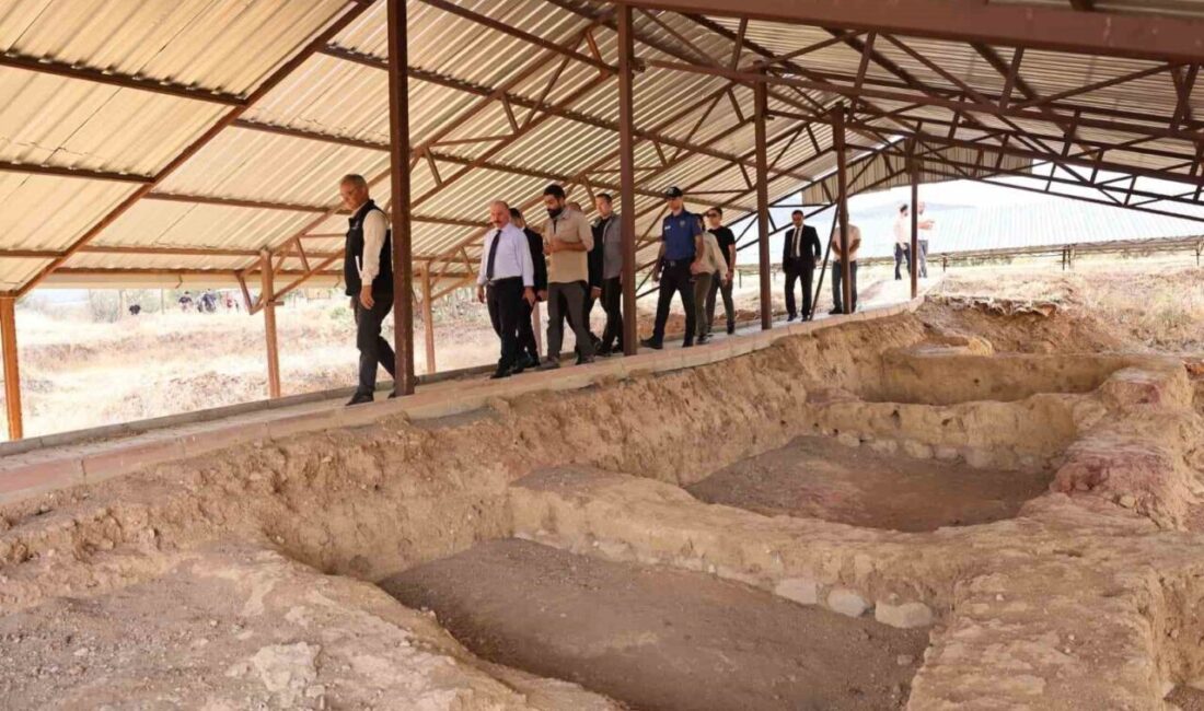 Çorum'un Ortaköy ilçesindeki Şapinuva Antik Kenti'nde devam eden kazı çalışmalarıyla