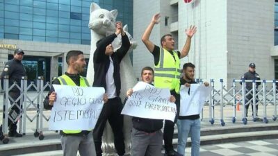 Ankara Büyükşehir Belediye Başkanı Mansur Yavaş'a tepki olarak, sözleşmeleri biten