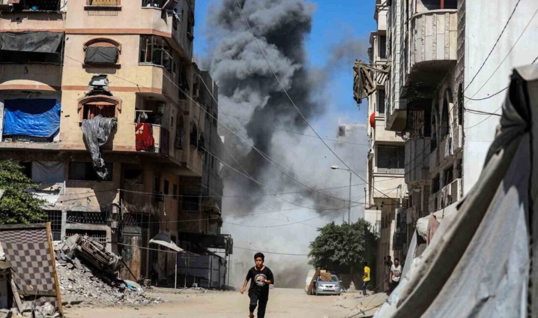 İsrail'in Gazze'ye düzenlediği saldırılarda en az 62 sivil hayatını kaybetti,