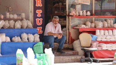 Kırşehir'de yaz aylarında yoğun talep gören kristal kaya tuzu satışları,