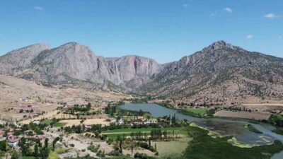 Yozgat'ın Aydıncık ilçesinde bulunan Kazankaya Kanyonu, eşsiz manzarası ve tarihi