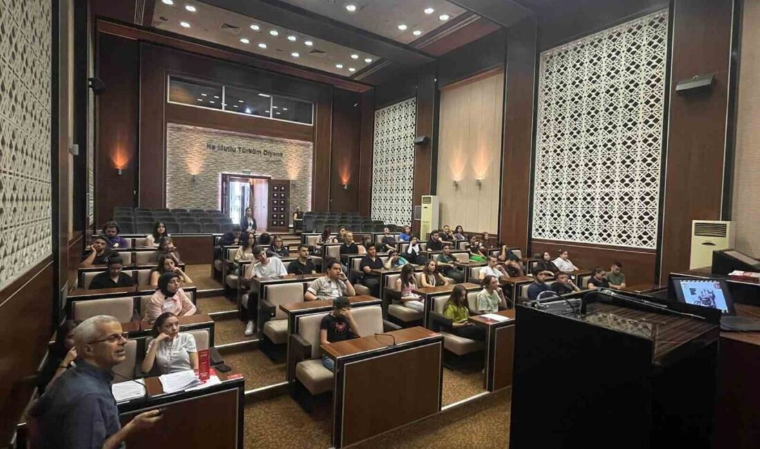 Keçiören Belediyesi, stajyer öğrencilere kapsamlı bir oryantasyon programı düzenleyerek iş