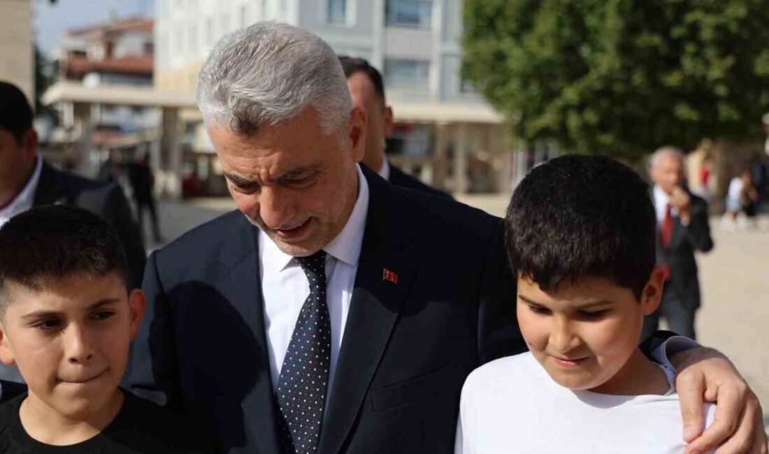 Ticaret Bakanı Ömer Bolat, Kırşehir'de Ahilik Haftası kutlamalarına katılarak Valilik