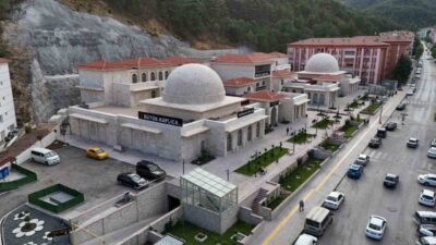 Cumhurbaşkanı Recep Tayyip Erdoğan'ın açılışını yaptığı Kızılcahamam'daki Büyük Kaplıca, ziyaretçilerin