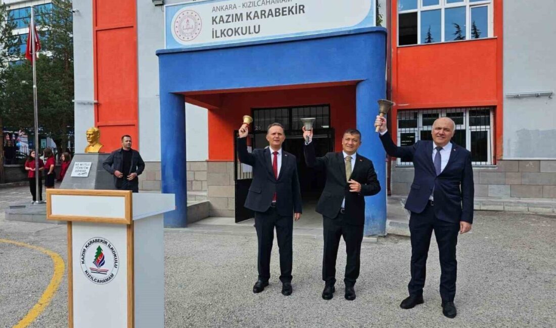 Ankara'nın Kızılcahamam ilçesinde 2025-2026 eğitim-öğretim yılı başladı. Kazım Karabekir İlkokulu'nda