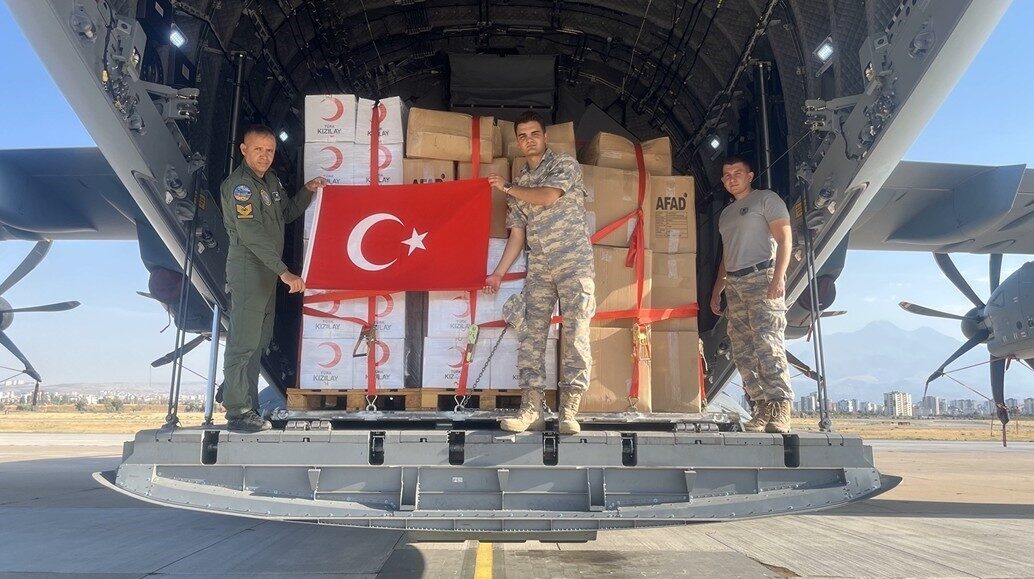 MSB, AFAD ve Kızılay iş birliği ile hazırlanan insani yardım