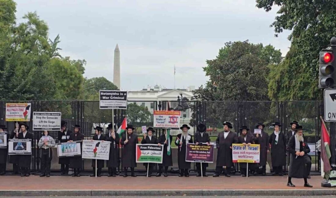İsrail Başbakanı Netanyahu, ABD Başkanı Trump'la görüşeceği Beyaz Saray önünde