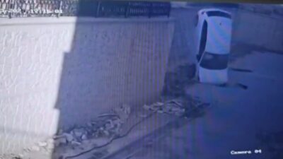 Sorgun'da meydana gelen trafik kazasında sürücü, okul bahçesine çakıldı ve