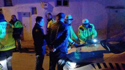 Çorum'da polisin "dur" ihtarına uymayan ve kaçmaya çalışan plakasız araç