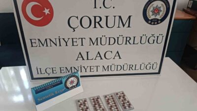 Çorum'un Alaca ilçesinde polis ekipleri, şüpheli hareketlerde bulunan A.T., K.Ö.