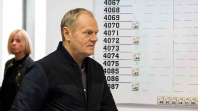 Polonya Başbakanı Donald Tusk'un korumalar tarafından 24 saat boyunca korunan