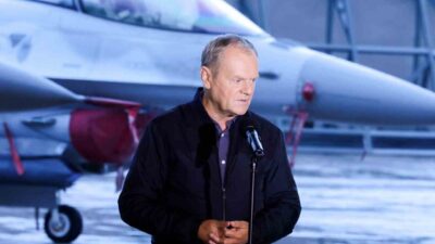 Polonya Başbakanı Donald Tusk, hükümet binalarını üzerinde uçan bir dronu