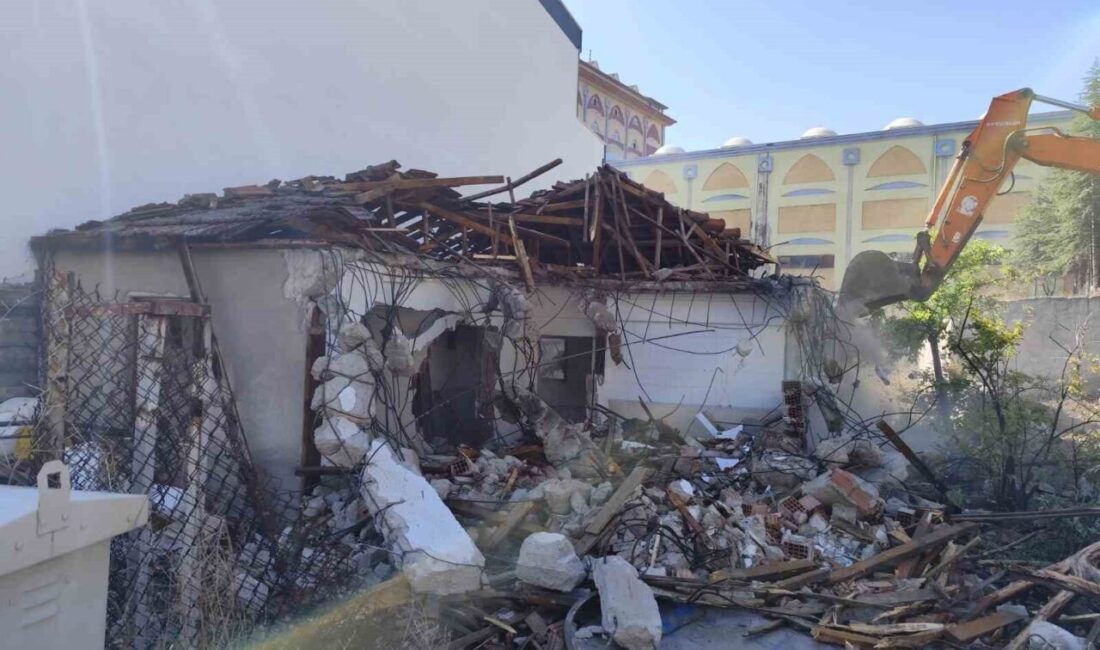 Pursaklar Belediyesi, nüfus artışına bağlı olarak ulaşımı kolaylaştırmak için yeni