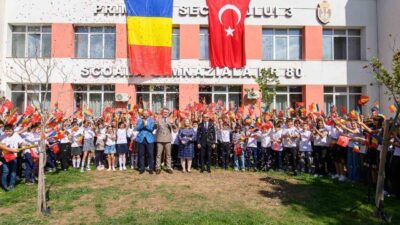 Yunus Emre Enstitüsü'nün "Tercihim Türkçe Projesi" Romanya'da başladı. Proje, Türkçenin
