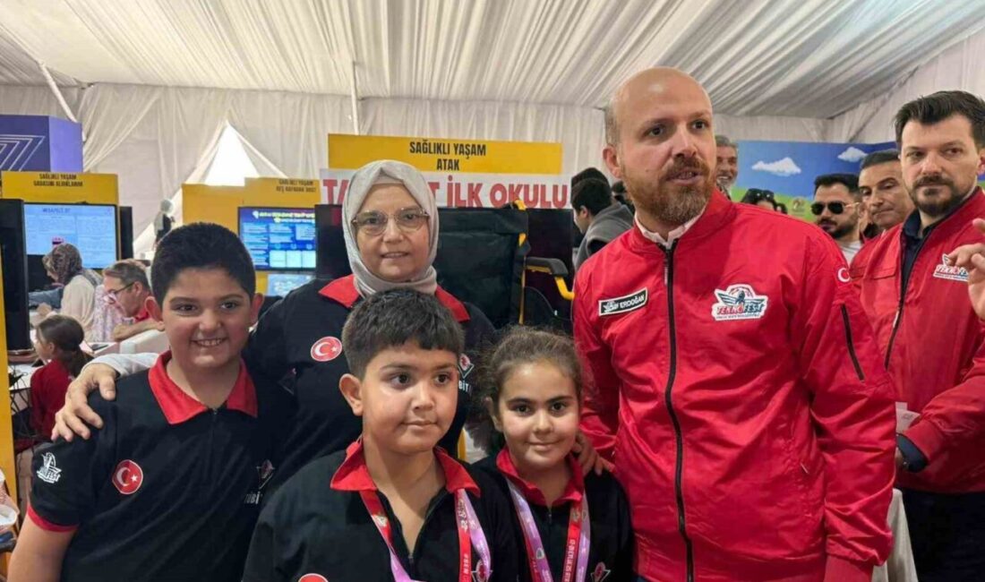 TEKNOFEST'te İstanbul'da başarılı bir performans sergileyen Tatbikat İlkokulu öğrencileri, "Uyaran