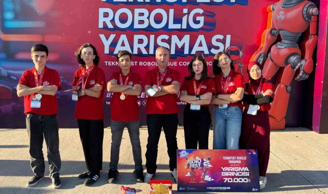 TEKNOFEST İstanbul 2025, Atatürk Havalimanı'nda gerçekleşerek gençlerin yenilikçi projelerini sergiledi.