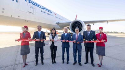Ulaştırma ve Altyapı Bakanı Abdulkadir Uraloğlu, THY'nin İstanbul-Sevilla uçuşlarının başlamasını