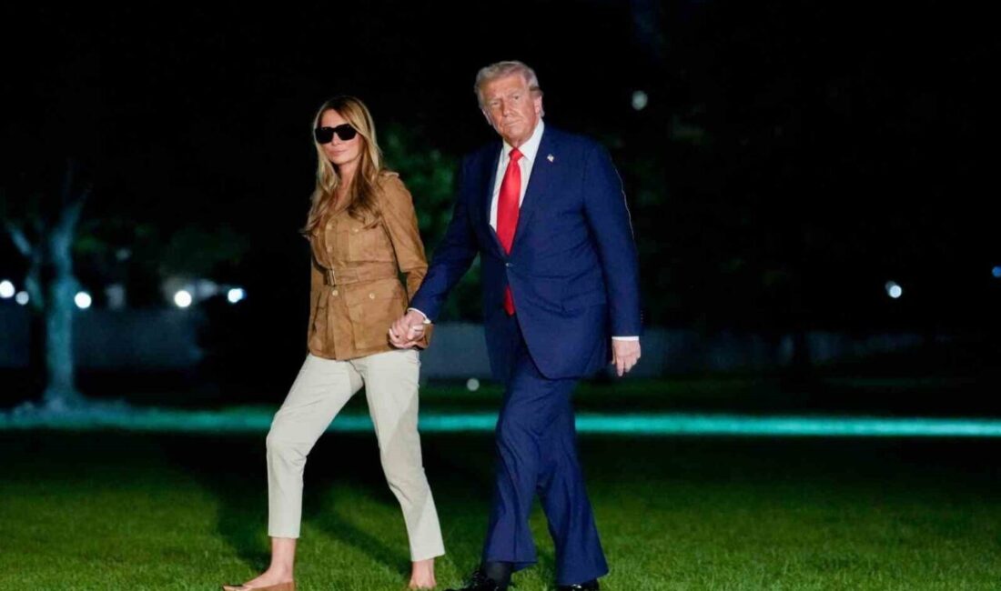 ABD Başkanı Donald Trump İngiltere ziyareti sonrasında, Air Force One'da