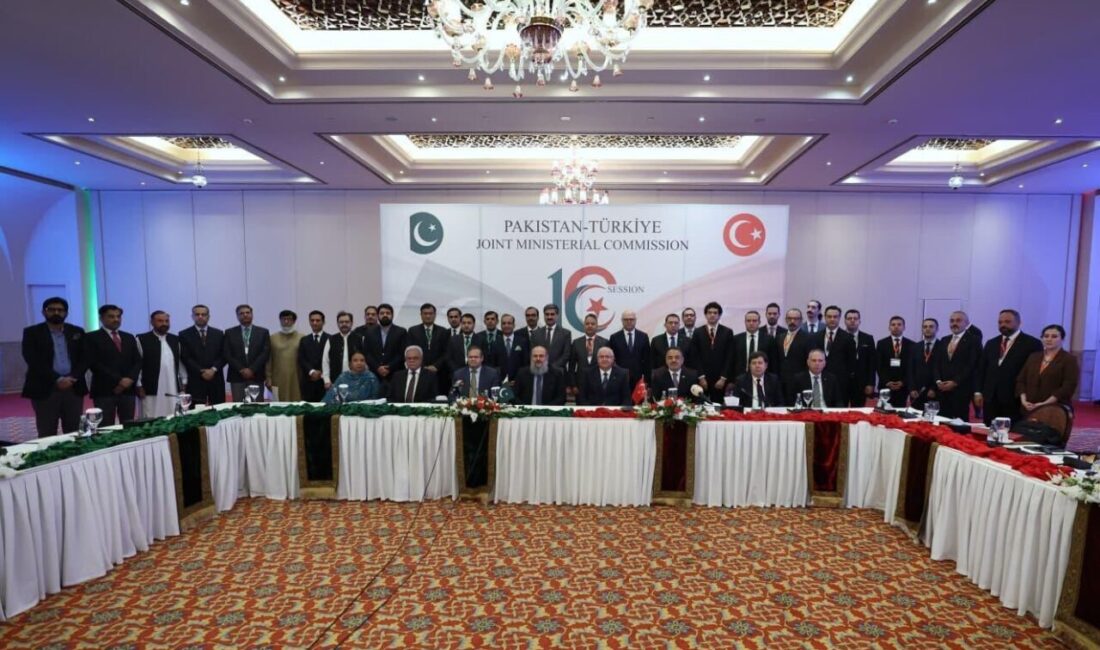 Milli Savunma Bakanı Yaşar Güler ve Pakistan Ticaret Bakanı Jam
