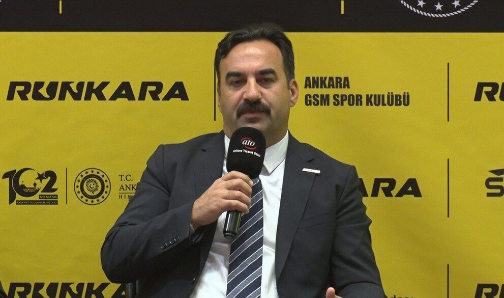 Ankara'nın başkent oluşunun 102. yıl dönümünde düzenlenen 'Uluslararası Runkara Yarı