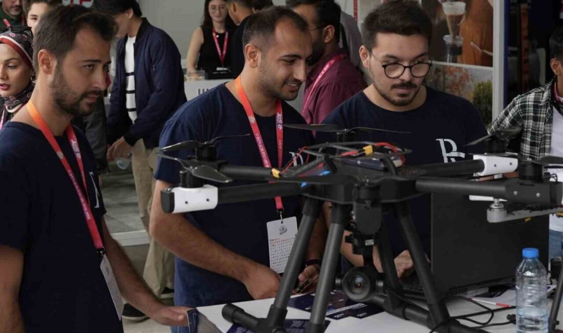 Üniversiteli gençlerin geliştirdiği yerli arama kurtarma dronu "Depron", Teknofest İstanbul'da