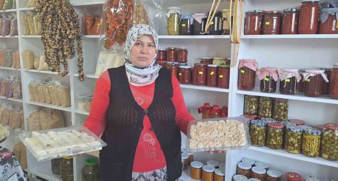 İskilip'te Ünzile Yücetürk, evde başladığı yöresel yemek ve ürün üretimini