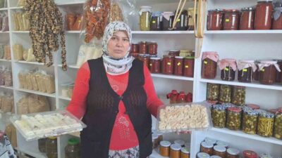 İskilip'te Ünzile Yücetürk, evde başladığı yöresel yemek ve ürün üretimini