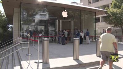 Türkiye'de iPhone 17 satışları hayal kırıklığı yarattı. Mağazalarda beklenen yoğunluk