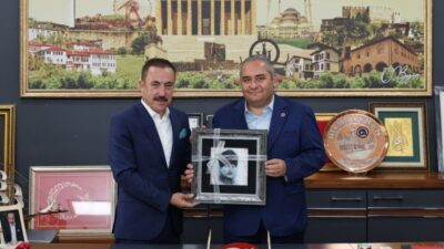 Keçiören Belediye Başkanı Mesut Özarslan, Ankaralılar Derneği Genel Başkanı Hilmi
