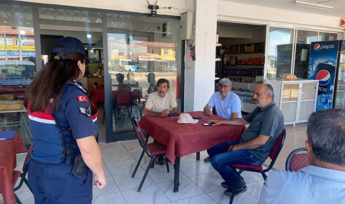 Yerköy İlçe Jandarma Komutanlığı ekipleri, köy kıraathanesinde erkek vatandaşlara yönelik