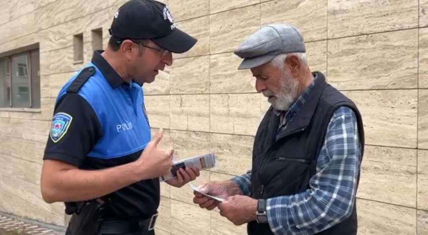 Yozgat’ta polis ekipleri geçtiğimiz hafta hem vatandaşlara hem de öğrencilere